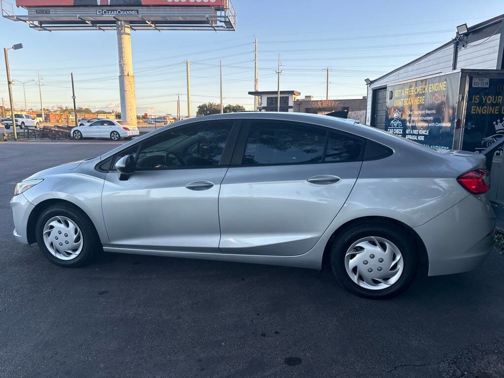 Used 2019 Chevrolet Cruze LS FWD image 3