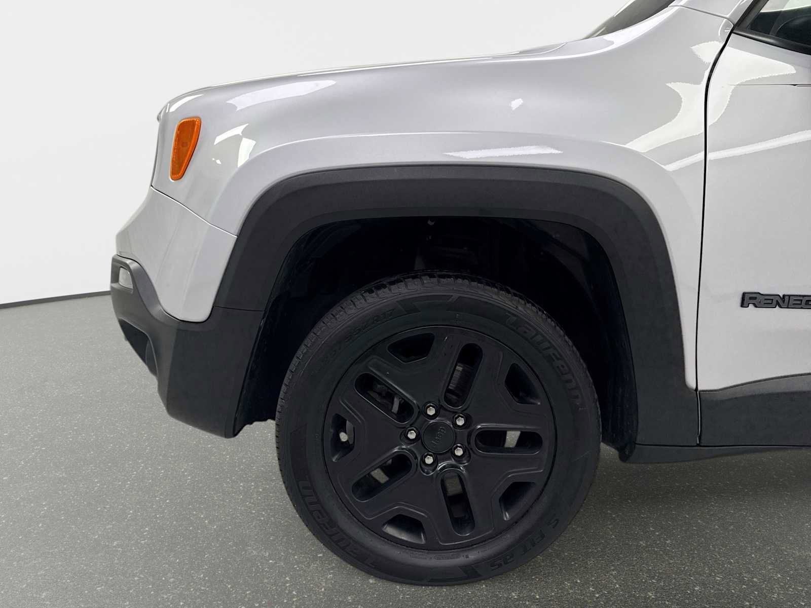 Used 2018 Jeep Renegade Sport w/ Power & Air Group image 24