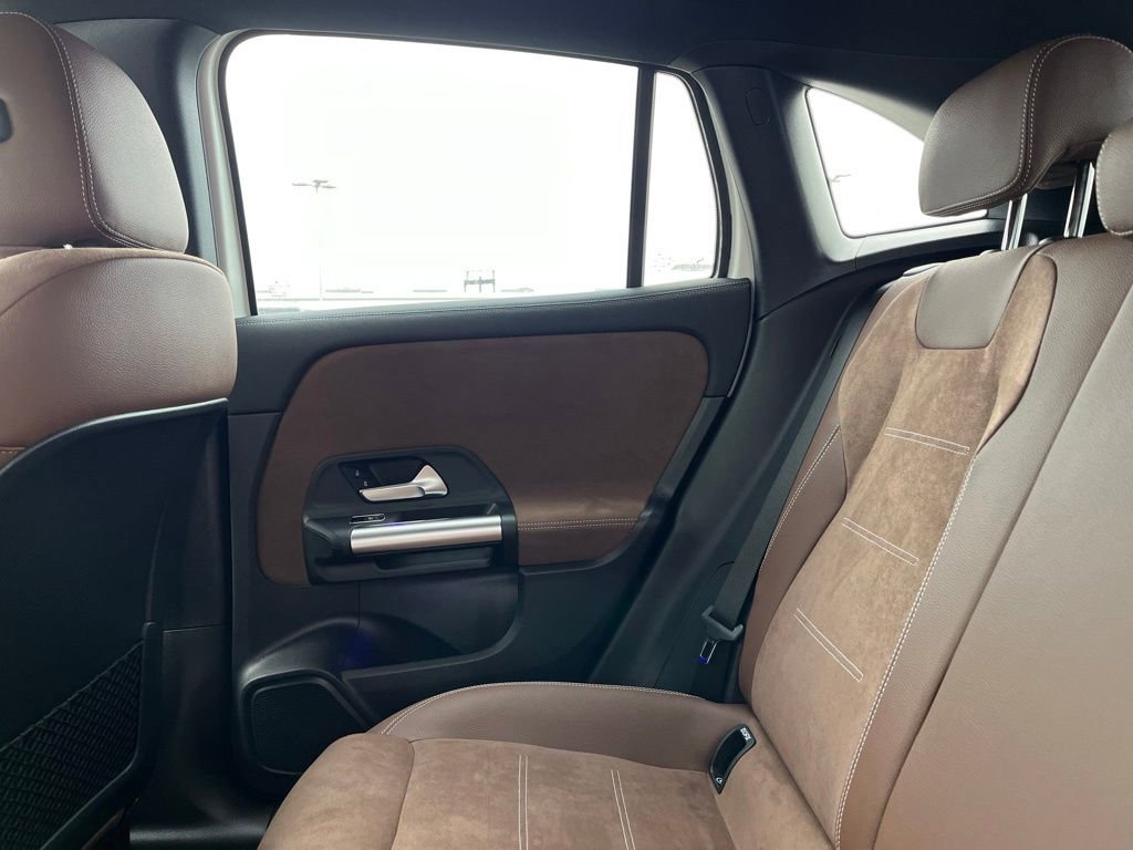 Certified 2025 Mercedes-Benz GLA 250 4MATIC image 48