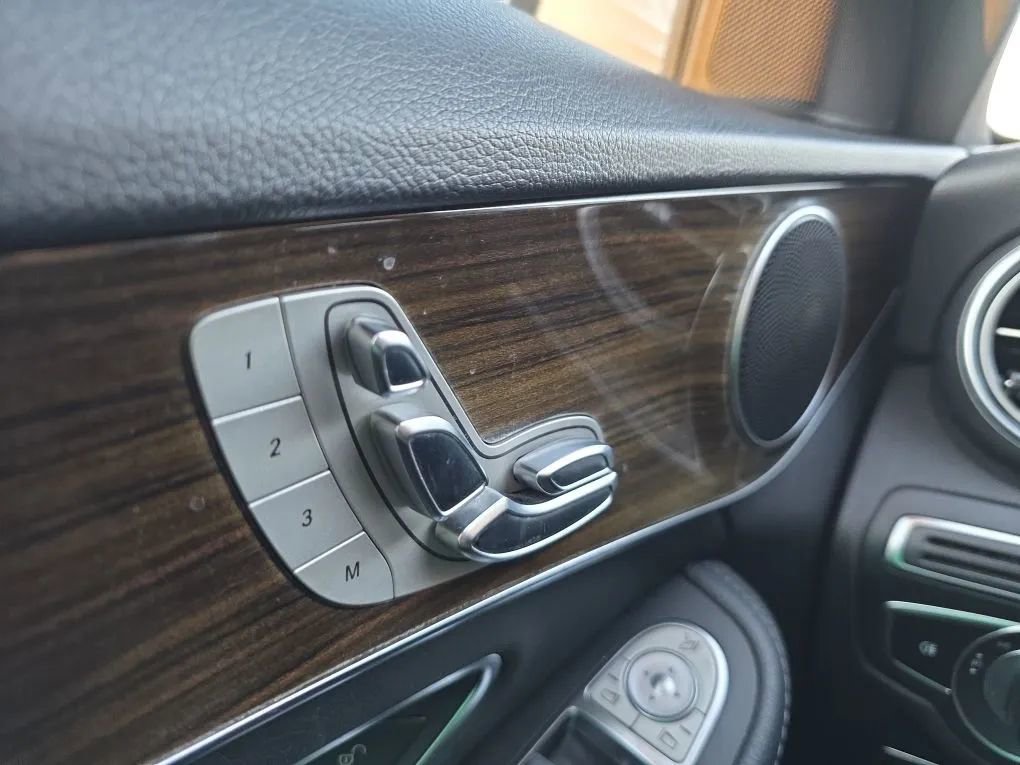 Used 2019 Mercedes-Benz C 300 Sedan image 22