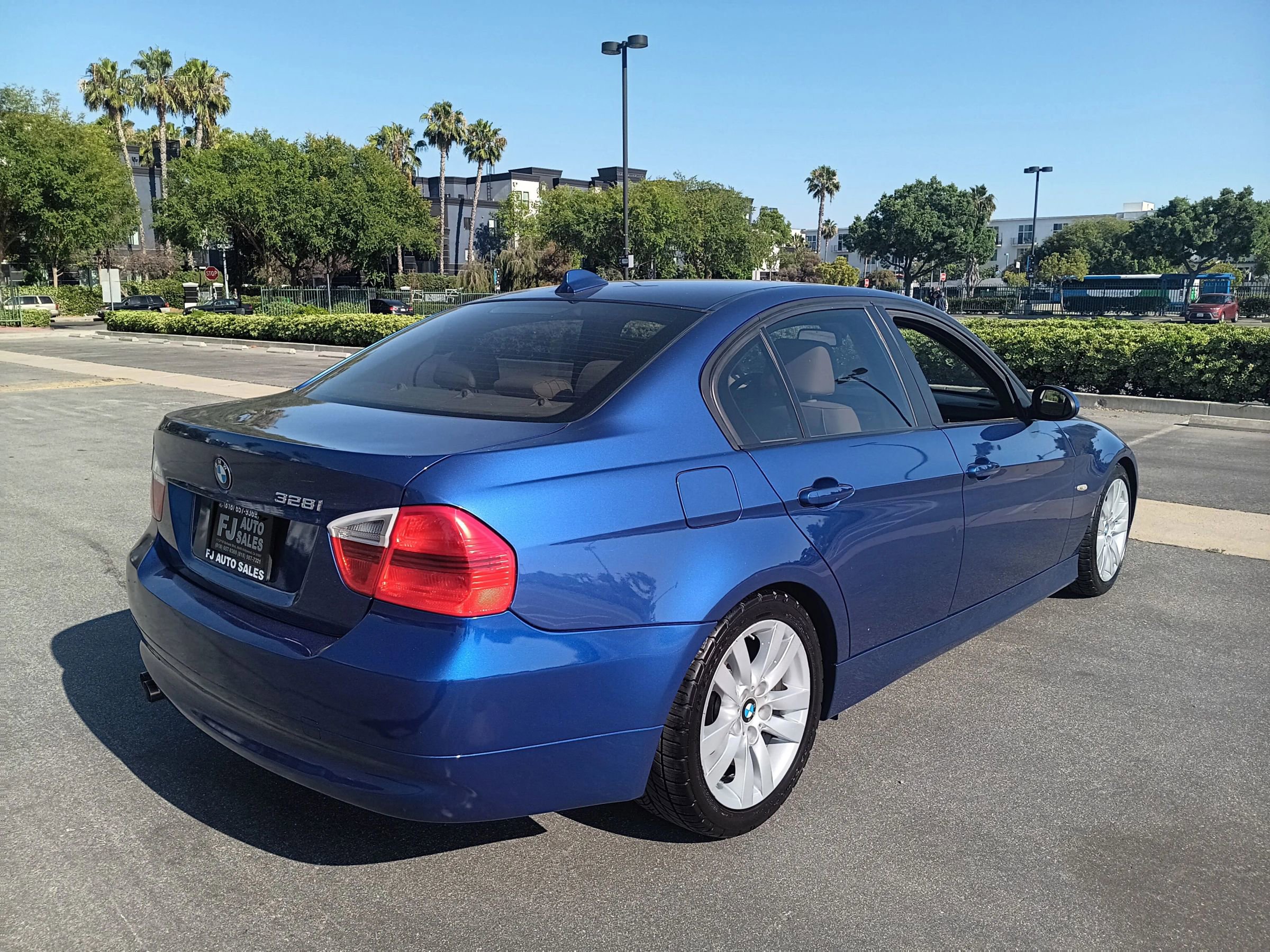 Used 2007 BMW 328i Sedan RWD image 8