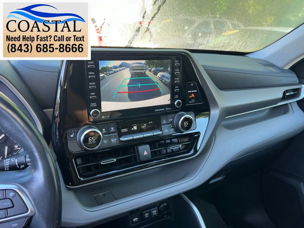 Used 2021 Toyota Highlander XLE AWD/4WD image 17