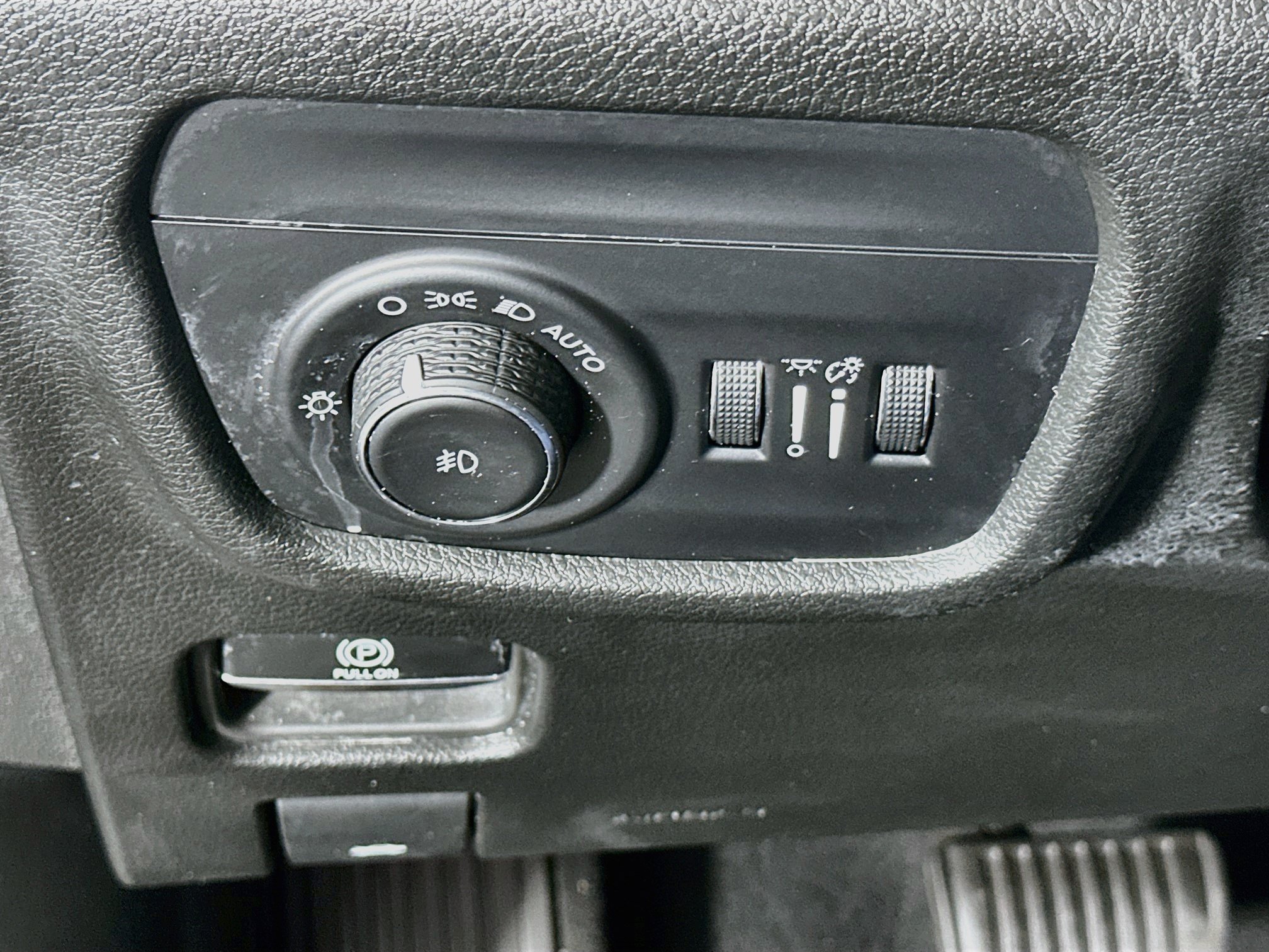Used 2023 Jeep Grand Cherokee L Limited AWD/4WD image 17