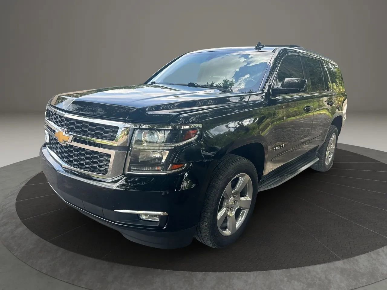 Used 2017 Chevrolet Tahoe LS w/ All-Season Package RWD image 1