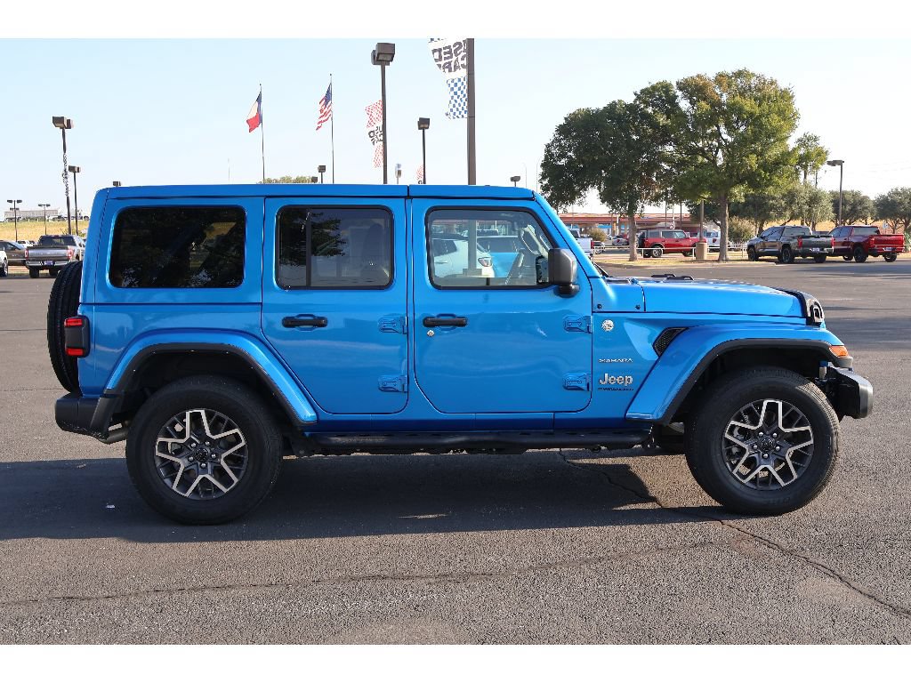 Used 2024 Jeep Wrangler Unlimited Sahara w/ Technology Group AWD/4WD image 13