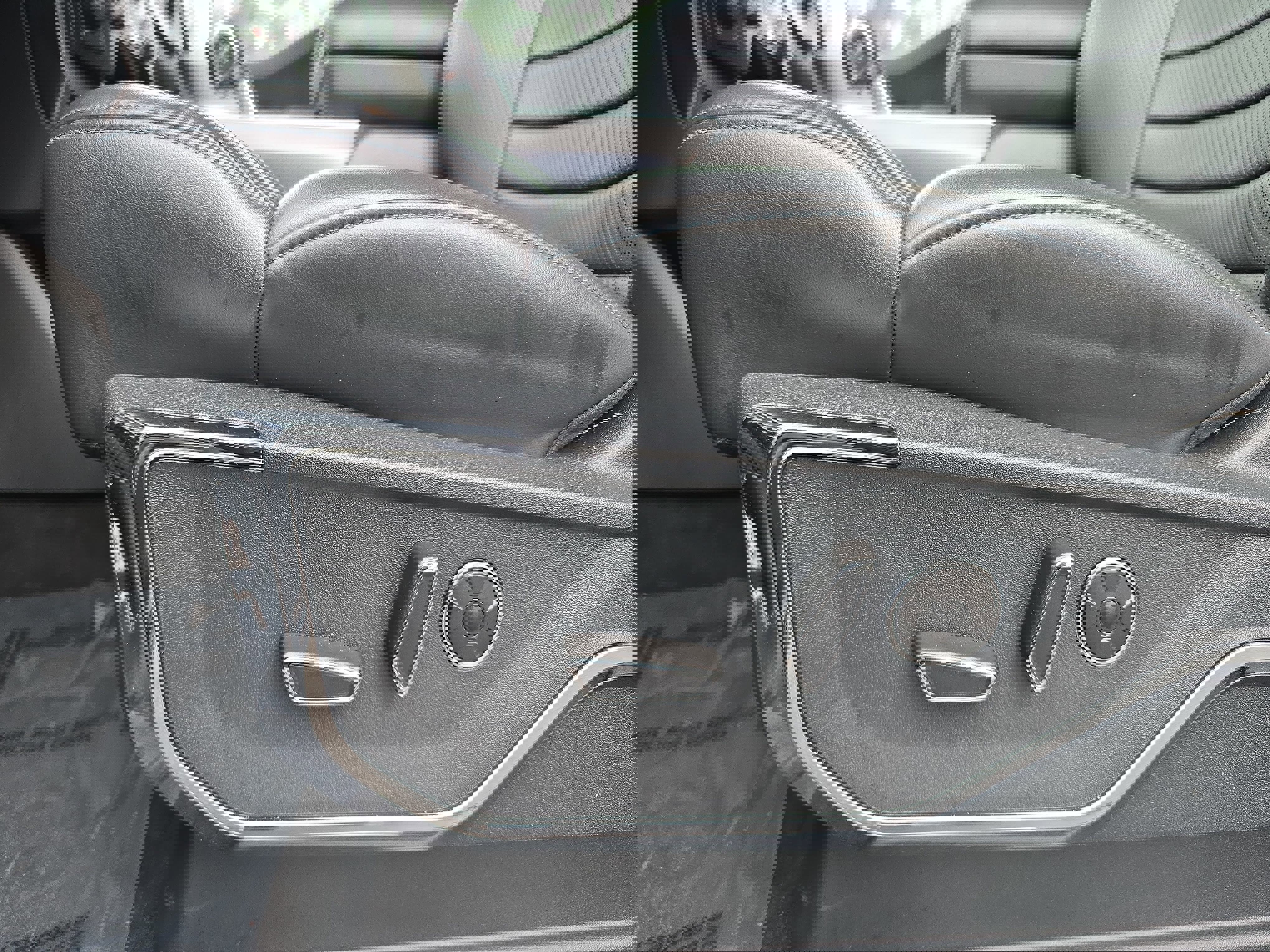 Used 2025 Ford F150 Platinum w/ FX4 Off-Road Package image 28