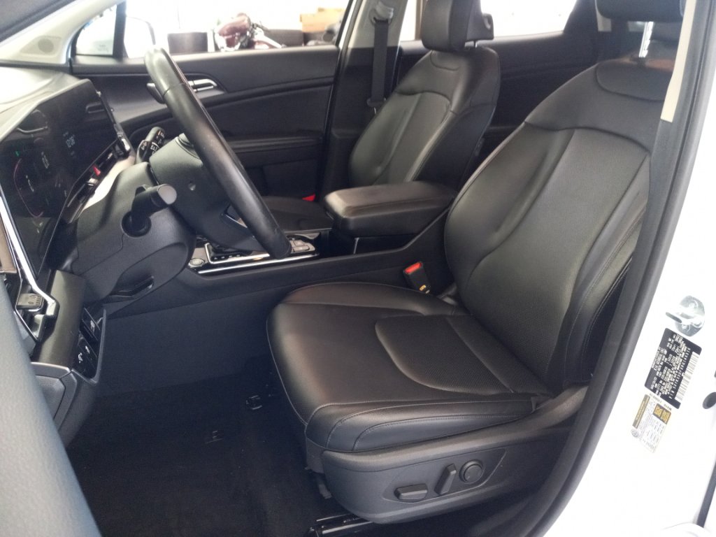Certified 2024 Kia Sportage EX FWD image 18