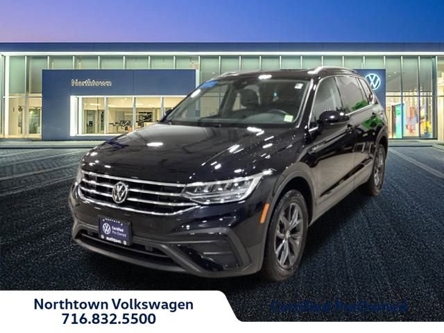 Used 2022 Volkswagen Tiguan SE image 2