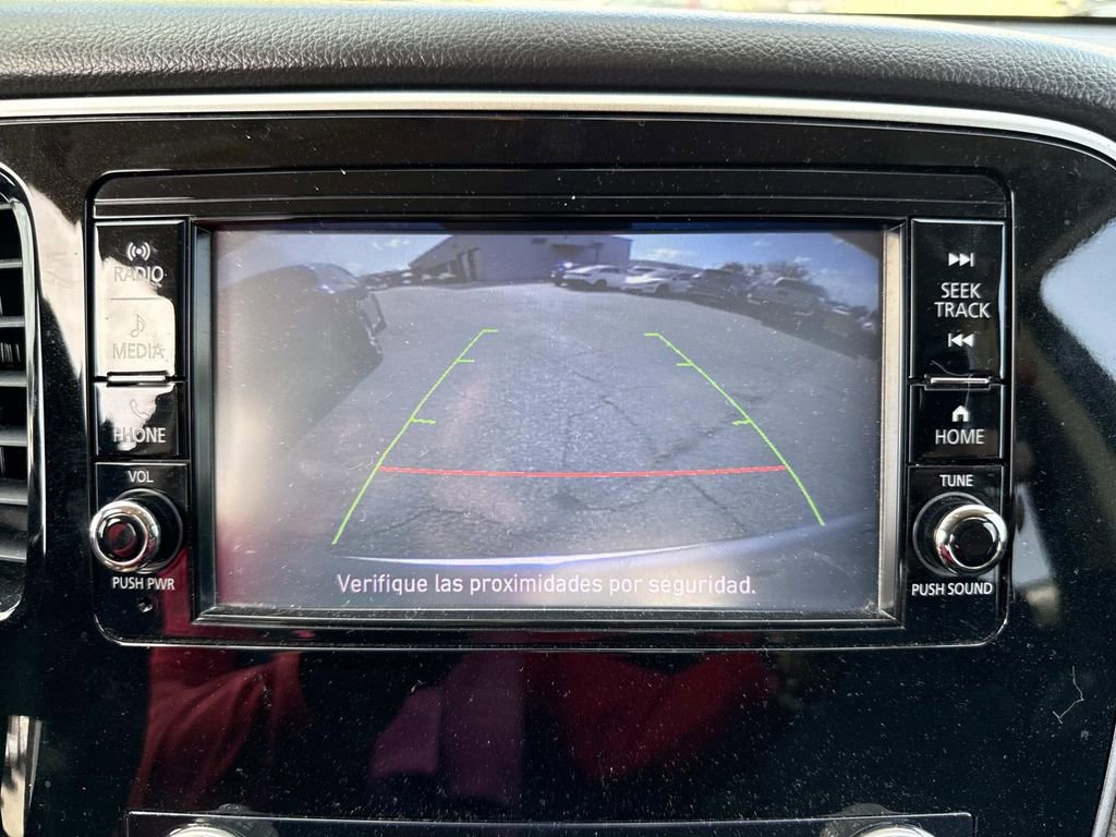 Used 2020 Mitsubishi Outlander ES image 26
