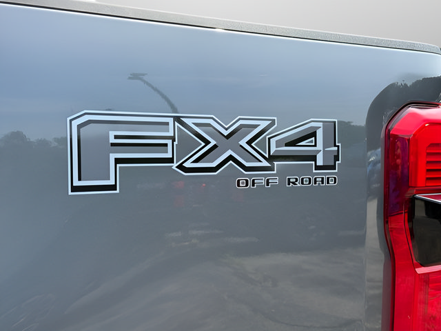 New 2026 Ford F250 Lariat w/ Black Appearance Package AWD/4WD image 24