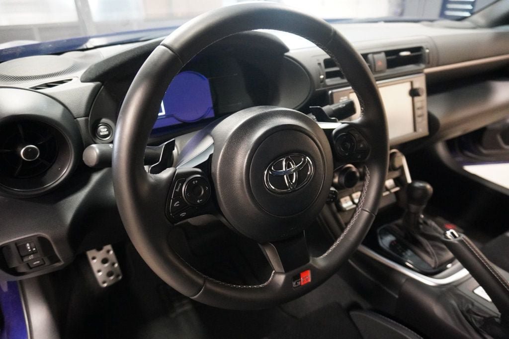 Used 2023 Toyota GR86 Premium RWD image 9