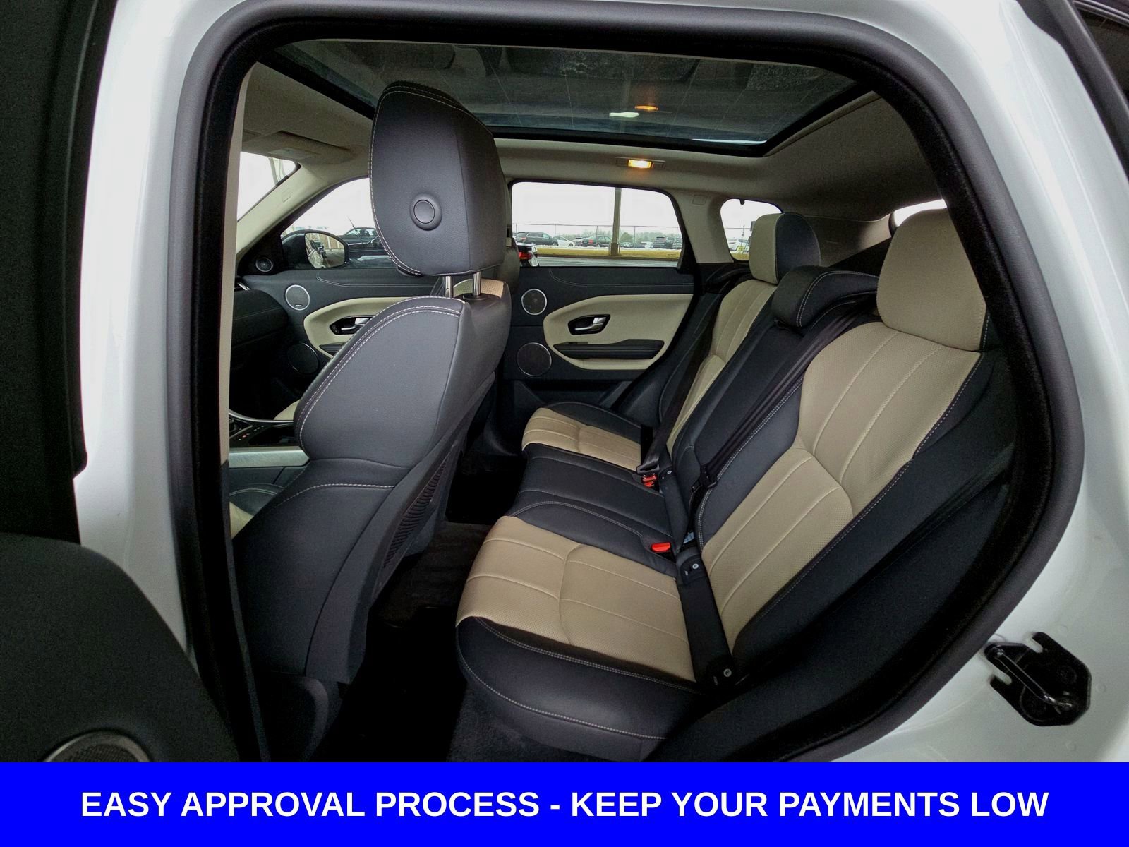 Used 2017 Land Rover Range Rover Evoque SE image 14