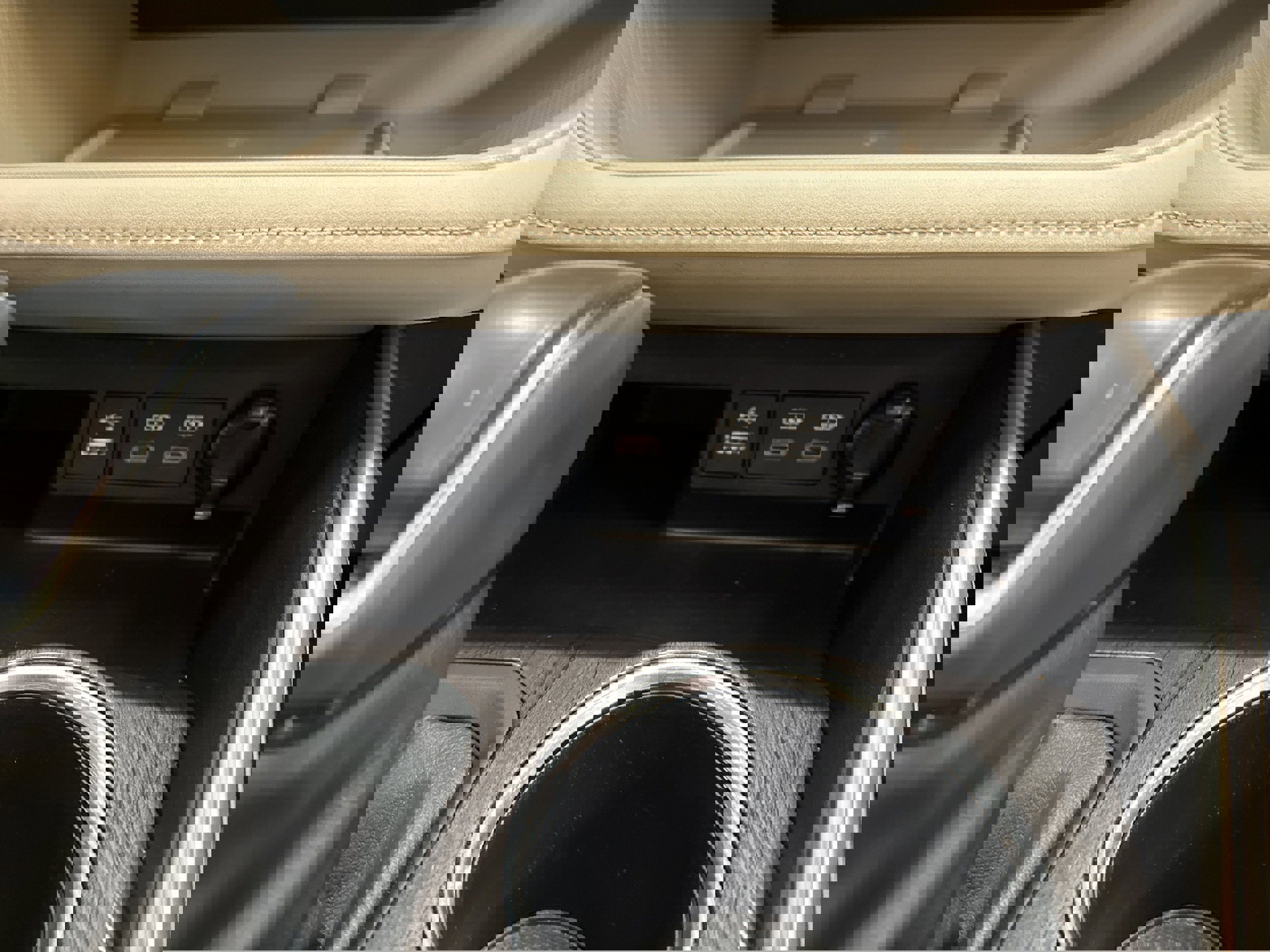 Used 2023 Toyota Highlander Limited image 40