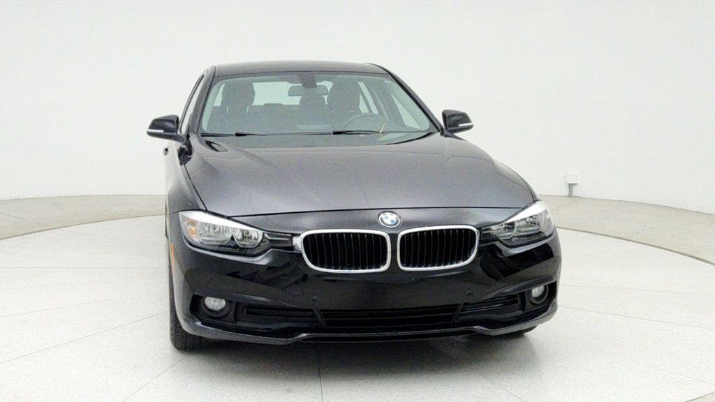 Used 2016 BMW 320i 4dr Sdn 320i with Driving Assi image 2