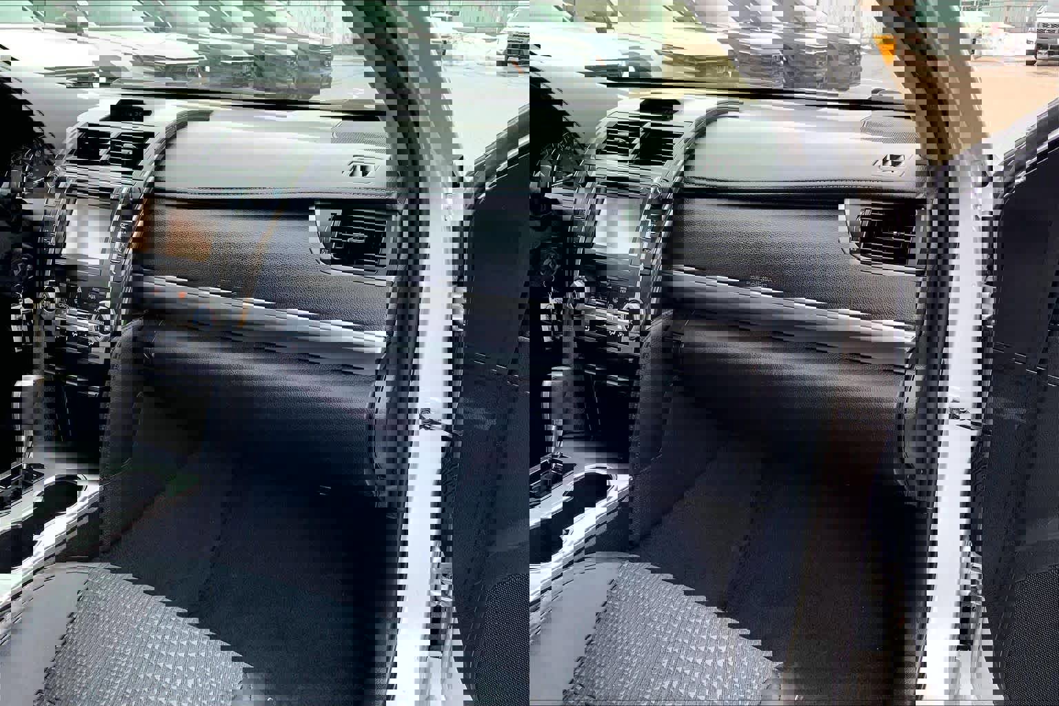 Used 2014 Toyota Camry SE w/ Fleet Convenience Package image 19