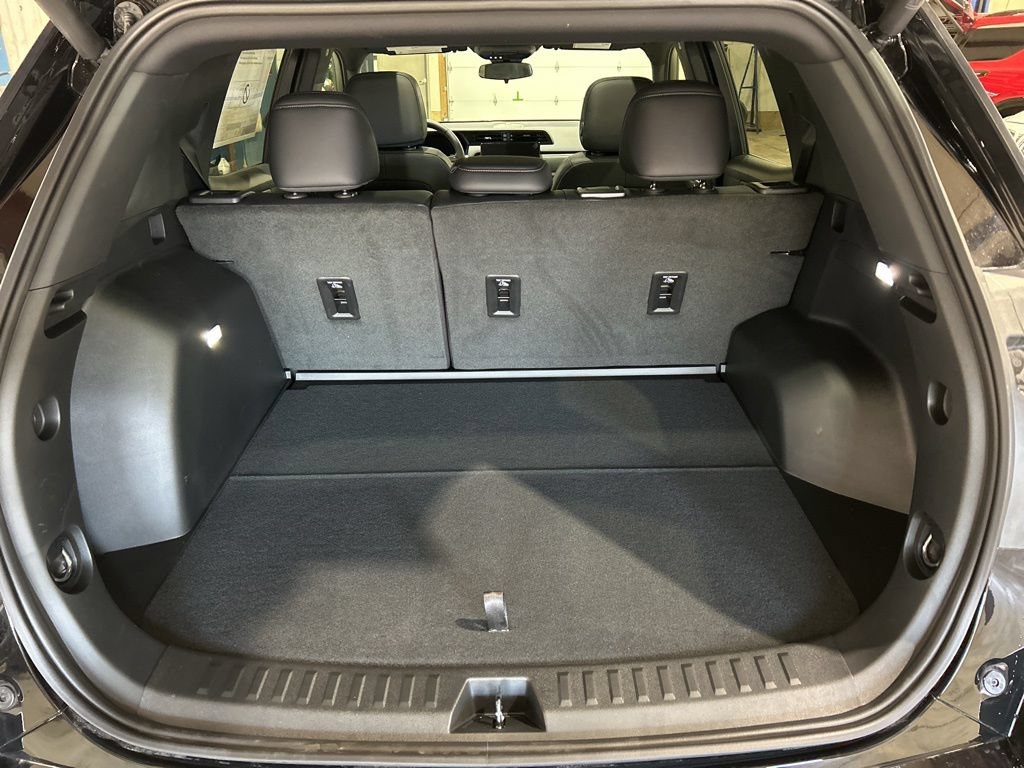 New 2026 GMC Terrain AT4 w/ Convenience Package III AWD/4WD image 16