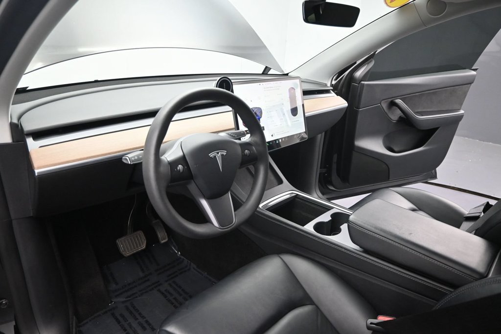 Used 2021 Tesla Model Y Long Range AWD/4WD image 16