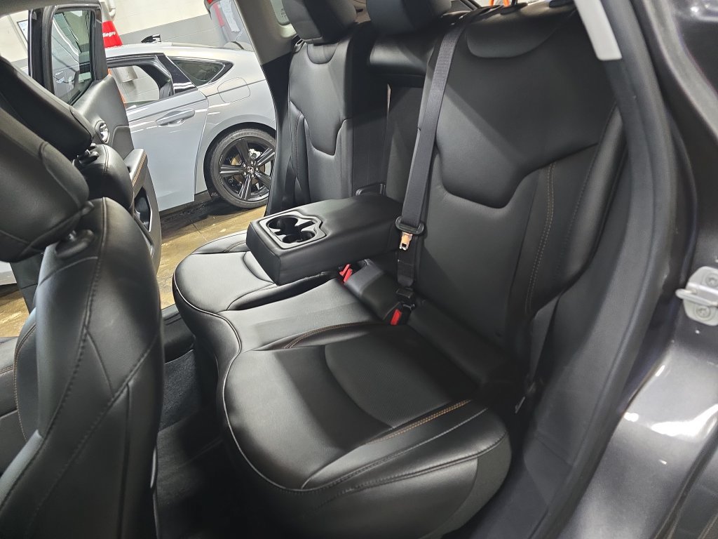 Used 2019 Jeep Compass Limited AWD/4WD image 15