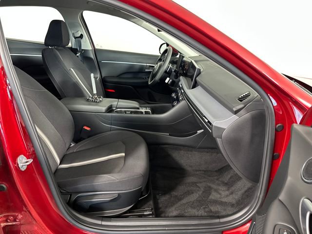 Used 2025 Hyundai Sonata SEL FWD image 28