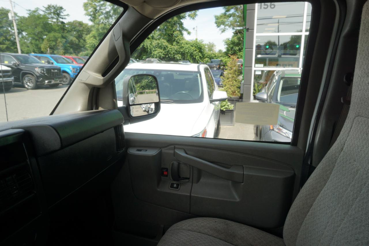 Used 2021 Chevrolet Express 2500 w/ Enhanced Convenience Package RWD image 17