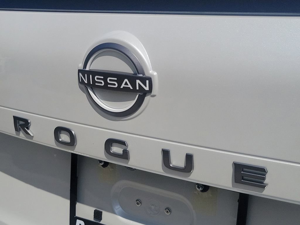New 2026 Nissan Rogue SV FWD image 9