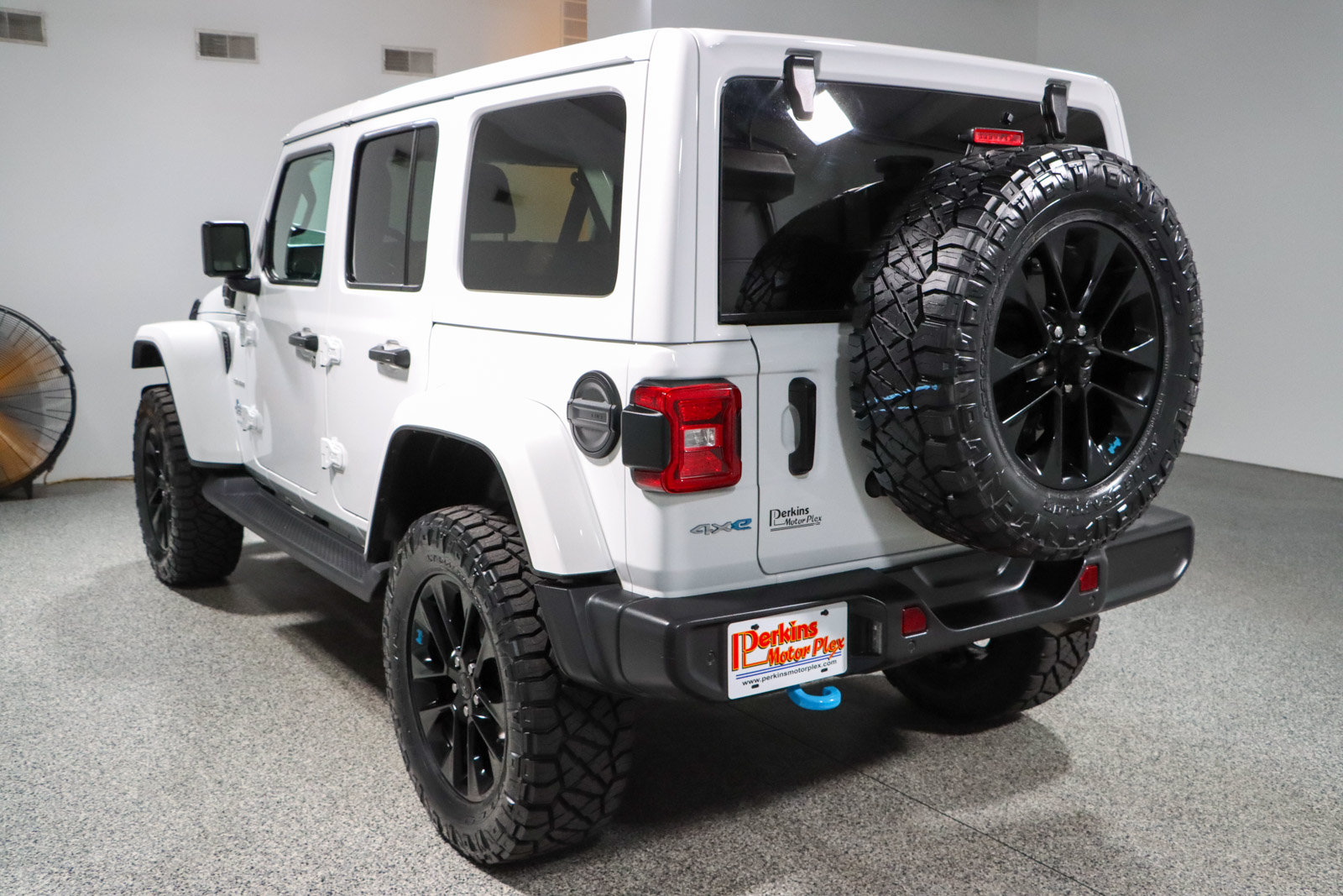 Used 2022 Jeep Wrangler Unlimited Sahara w/ Cold Weather Group AWD/4WD image 10