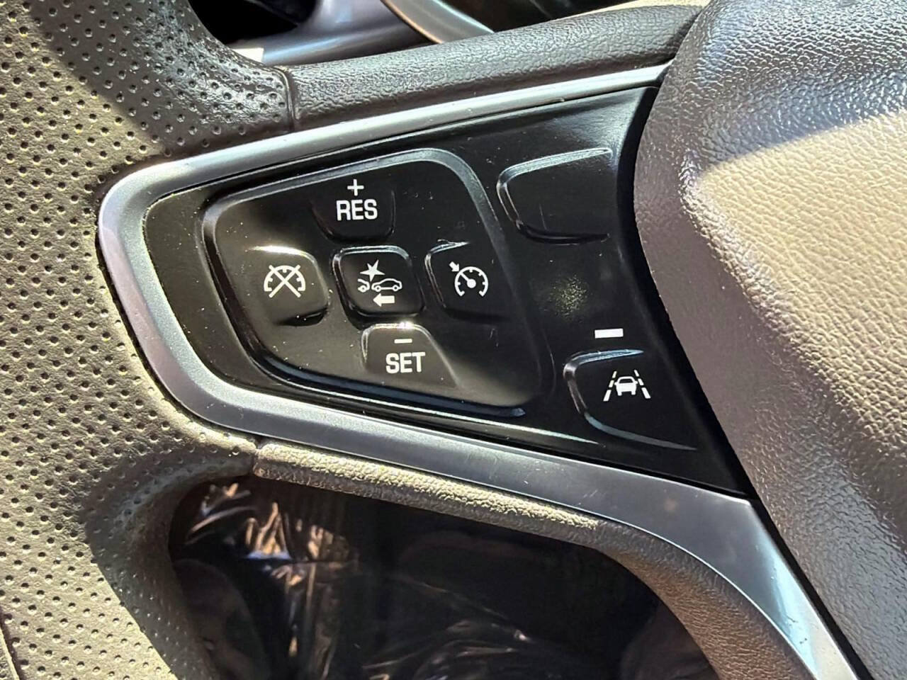 Used 2023 Chevrolet Malibu LT FWD image 18