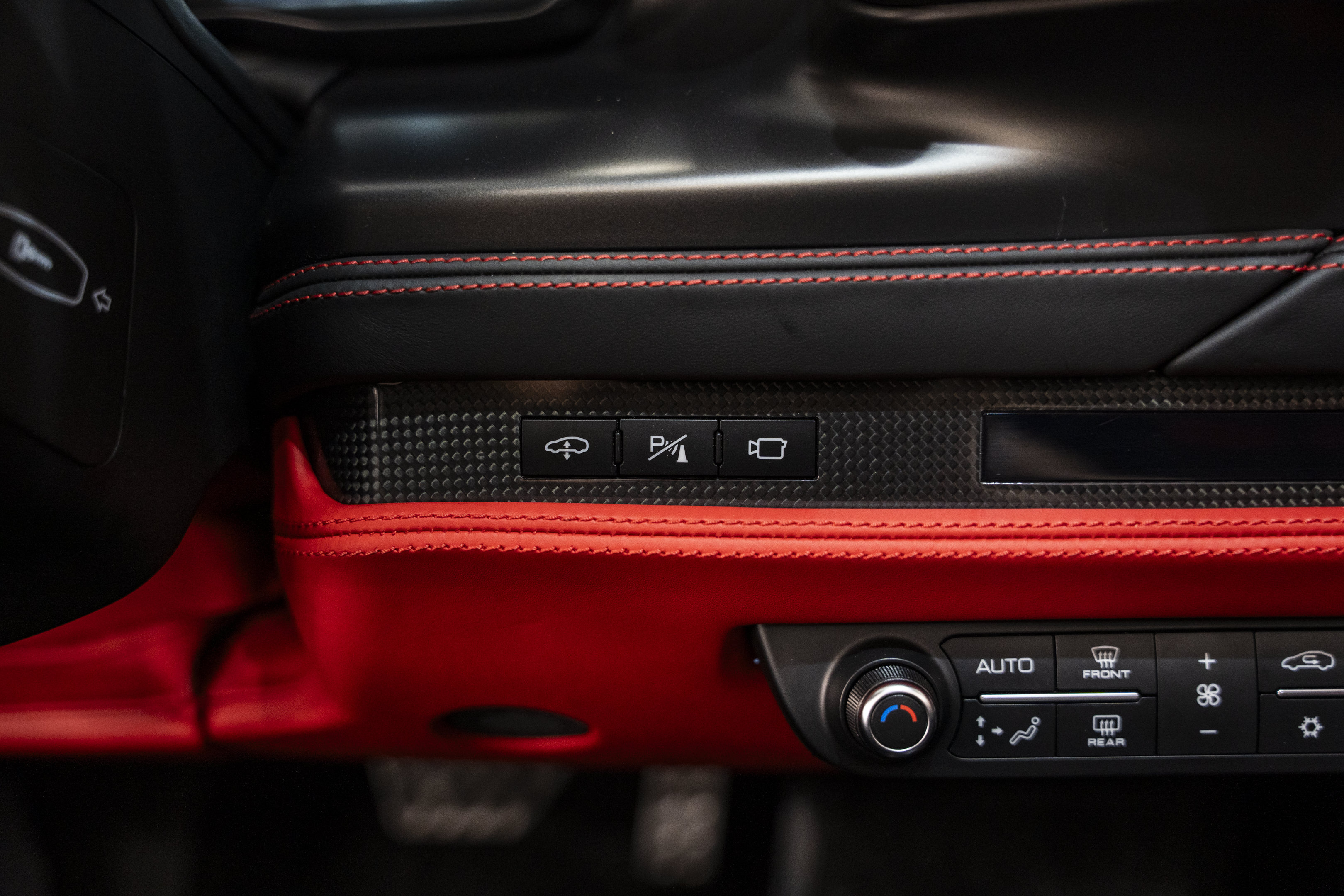 Used 2022 Ferrari F8 Tributo RWD image 50