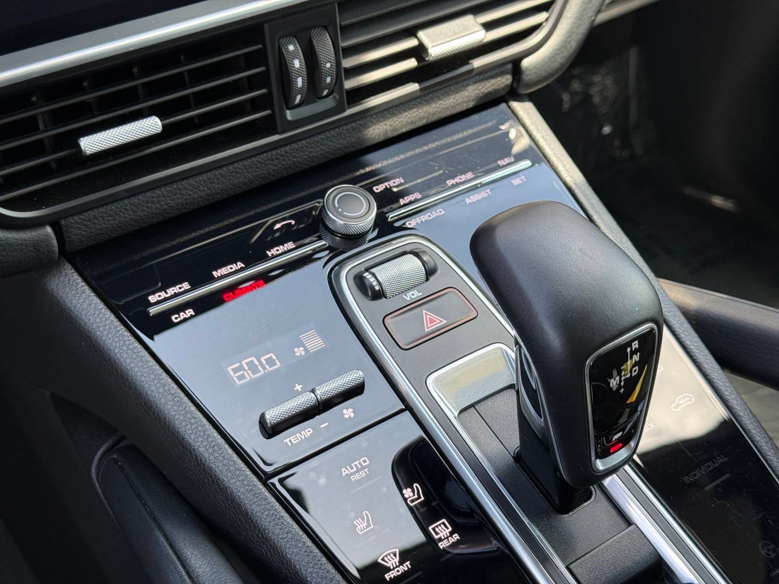 Used 2020 Porsche Cayenne AWD/4WD image 42