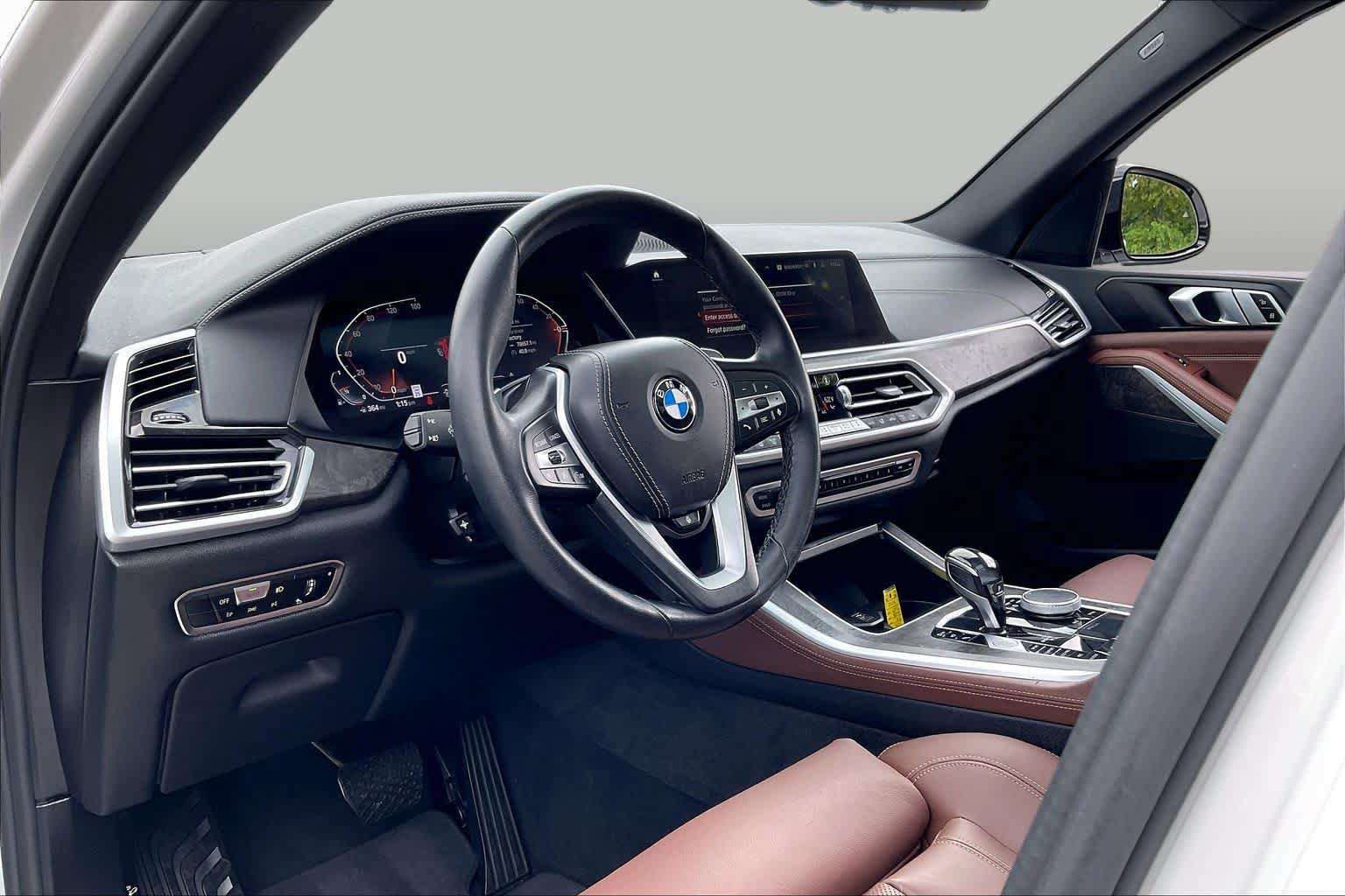 Used 2022 BMW X5 xDrive40i w/ Premium Package AWD/4WD image 17