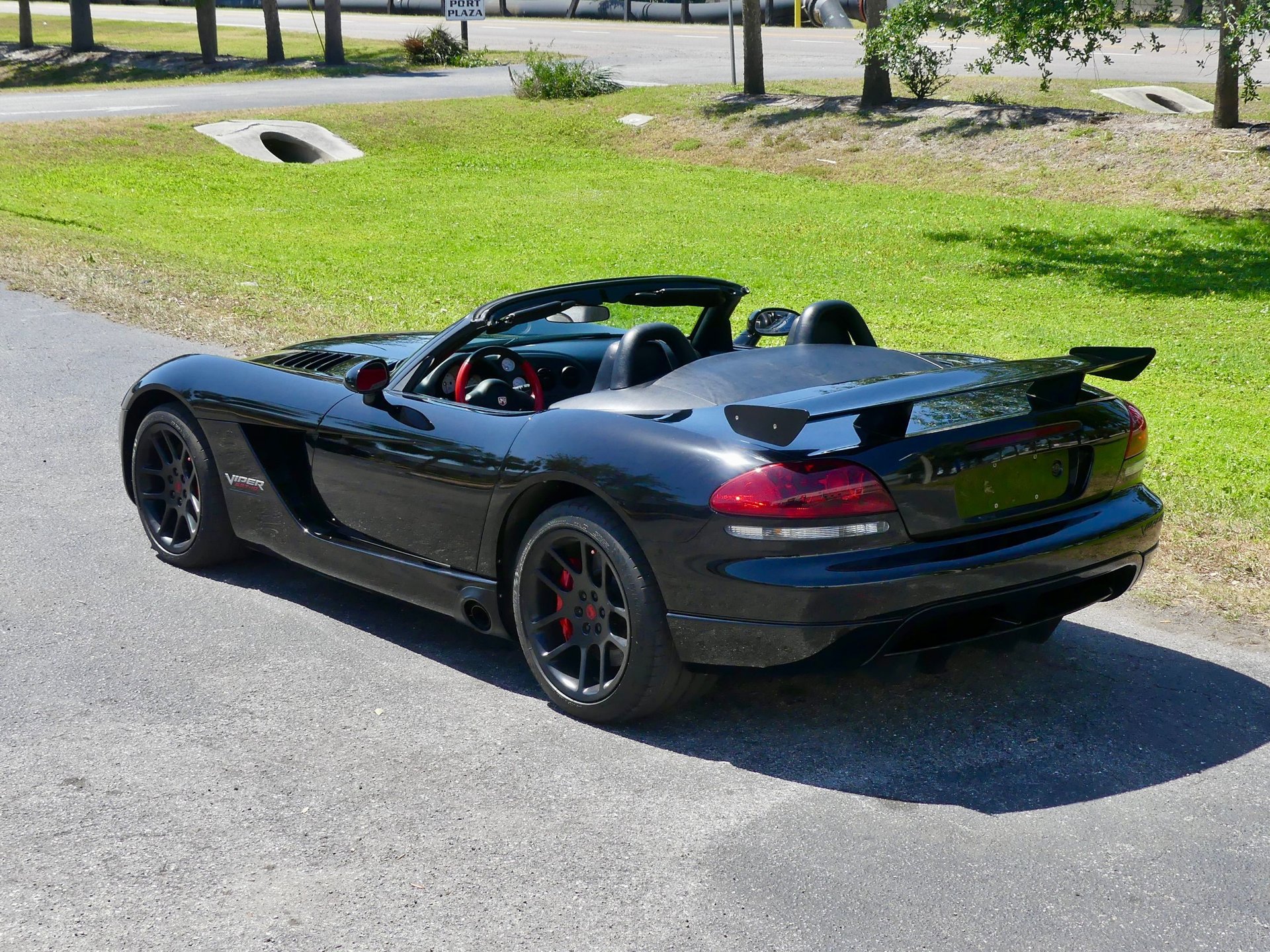 Used 2004 Dodge Viper SRT-10 image 14