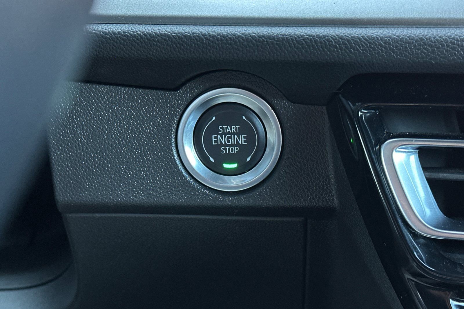 Certified 2025 Chevrolet Traverse LT w/ LPO, Floor Liner Package image 30