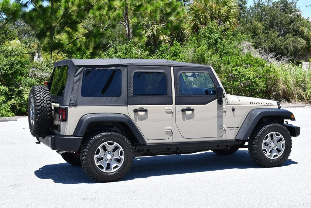Used 2018 Jeep Wrangler Unlimited Rubicon w/ Connectivity Group AWD/4WD image 6