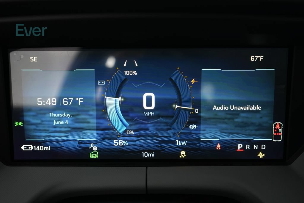 Used 2027 Chevrolet Bolt RS w/ Technology Package FWD image 7