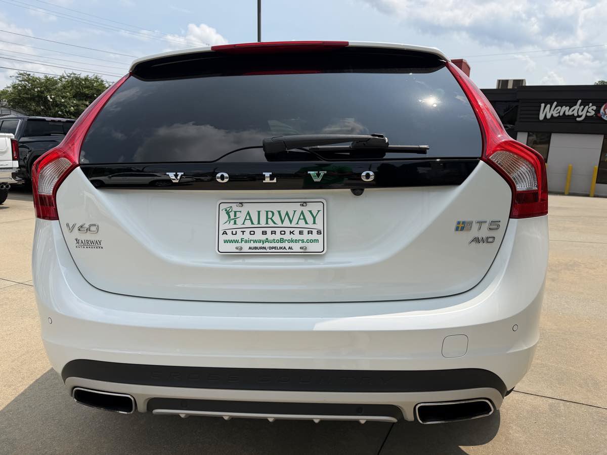 Used 2018 Volvo V60 T5 Cross Country AWD/4WD image 8