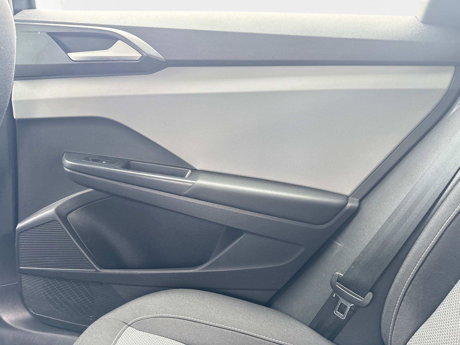 Used 2022 Volkswagen Taos S image 10