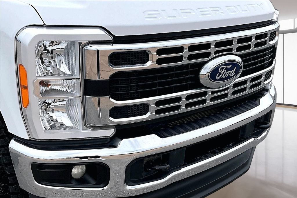 Used 2023 Ford F250 XLT w/ FX4 Off-Road Package AWD/4WD image 30