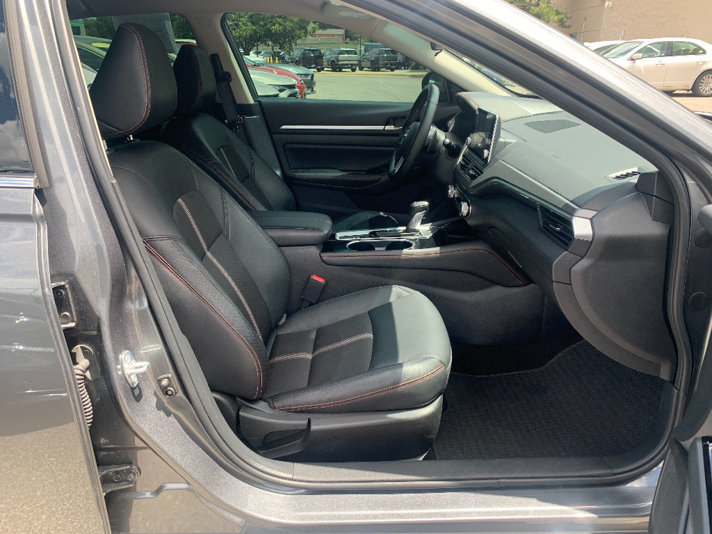 Used 2025 Nissan Altima 2.5 SR AWD/4WD image 19