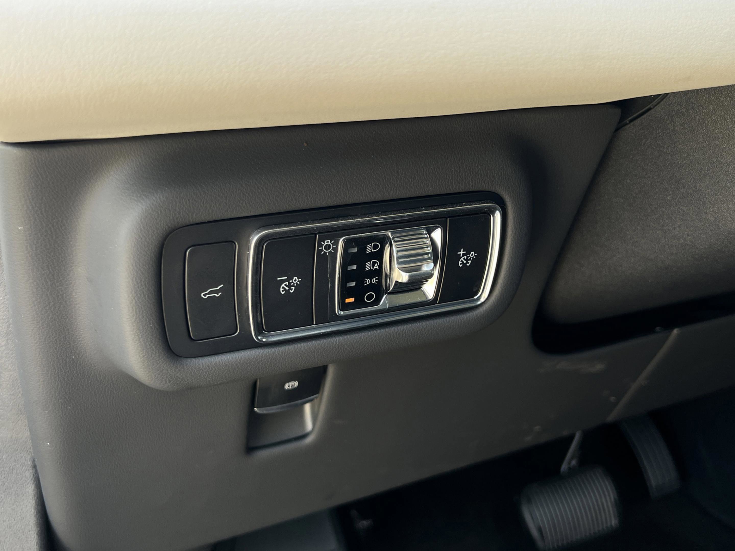 Used 2024 Lincoln Nautilus Reserve w/ Equipment Group 202A image 14