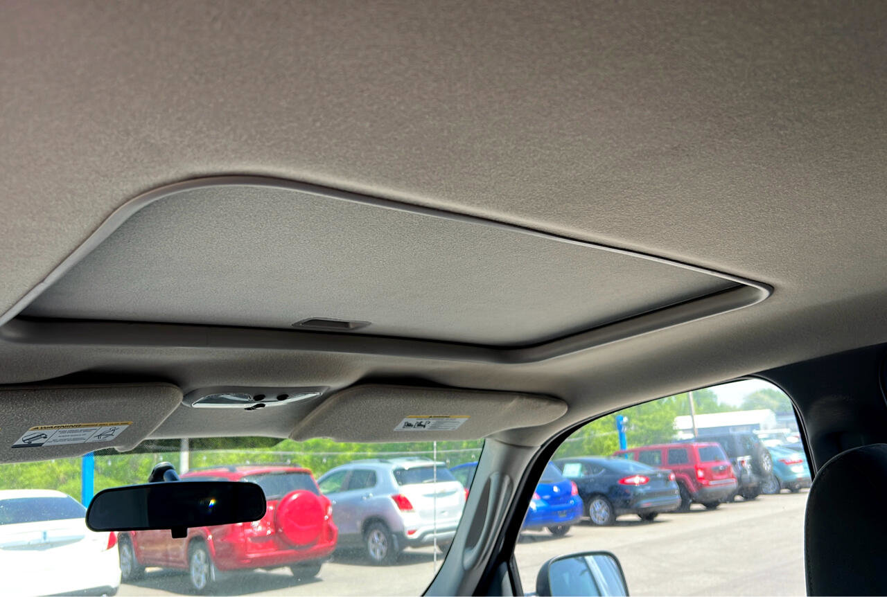 Used 2005 Jeep Liberty Renegade image 13