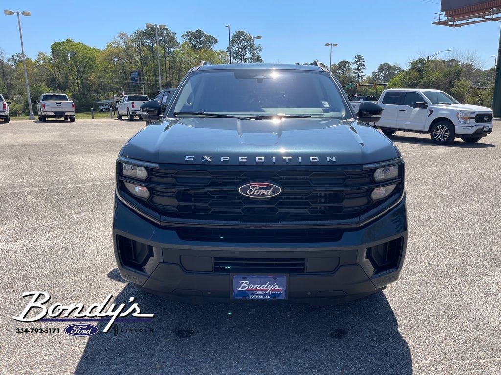 Used 2025 Ford Expedition Active image 2