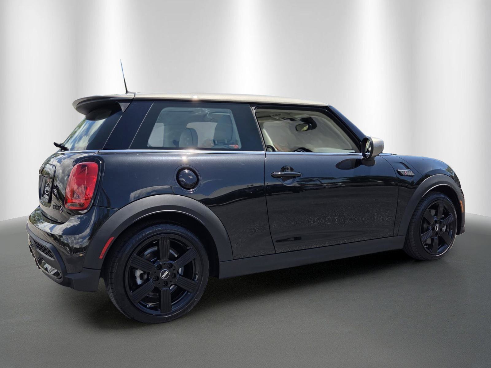 Used 2023 MINI Cooper S w/ Signature Upholstery Package FWD image 7