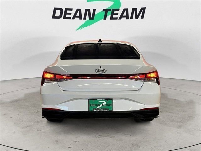 Used 2021 Hyundai Elantra SEL w/ Convenience Package image 8