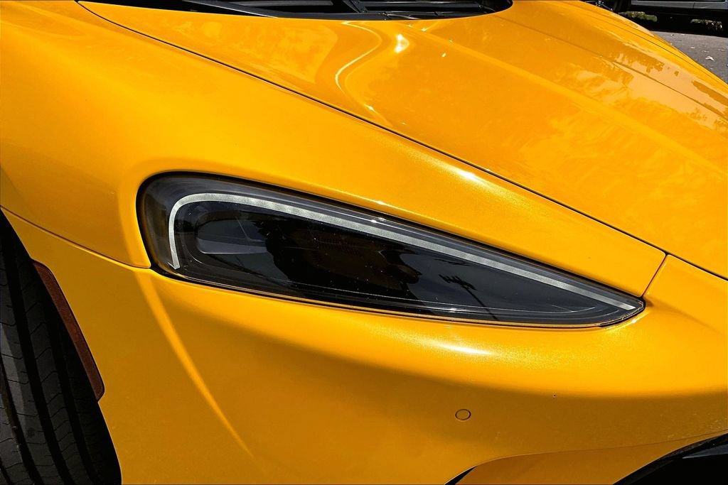 Used 2023 McLaren GT RWD image 34