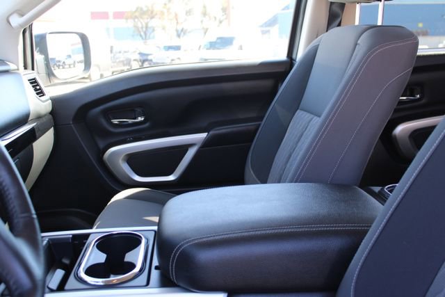 Used 2023 Nissan Titan SV w/ SV Convenience Package image 36