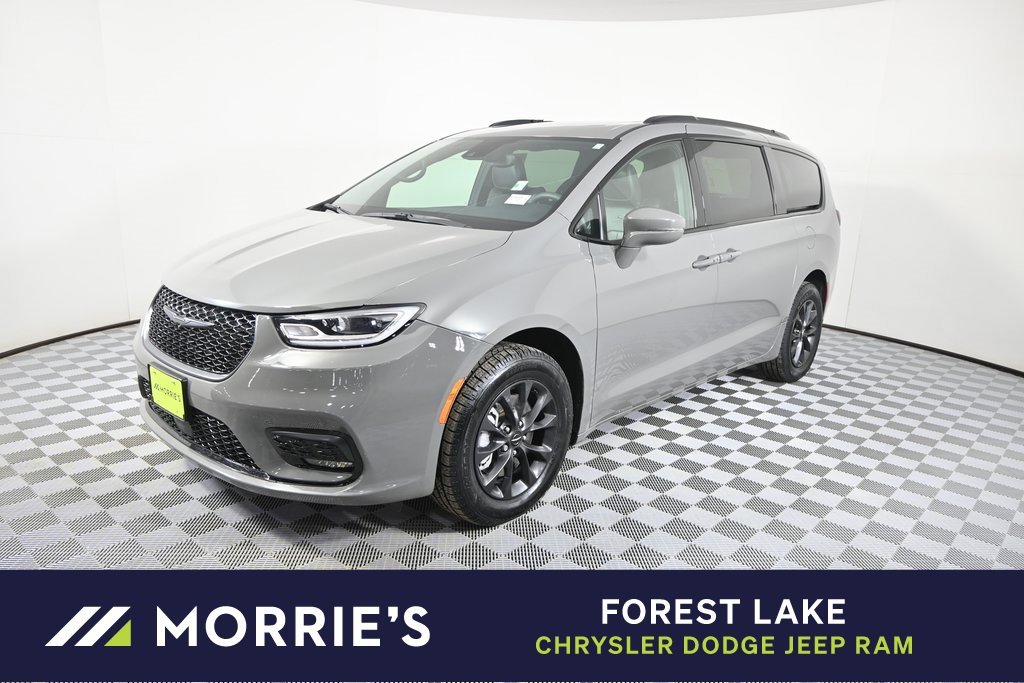Used 2022 Chrysler Pacifica Touring-L w/ S Appearance Package image 1