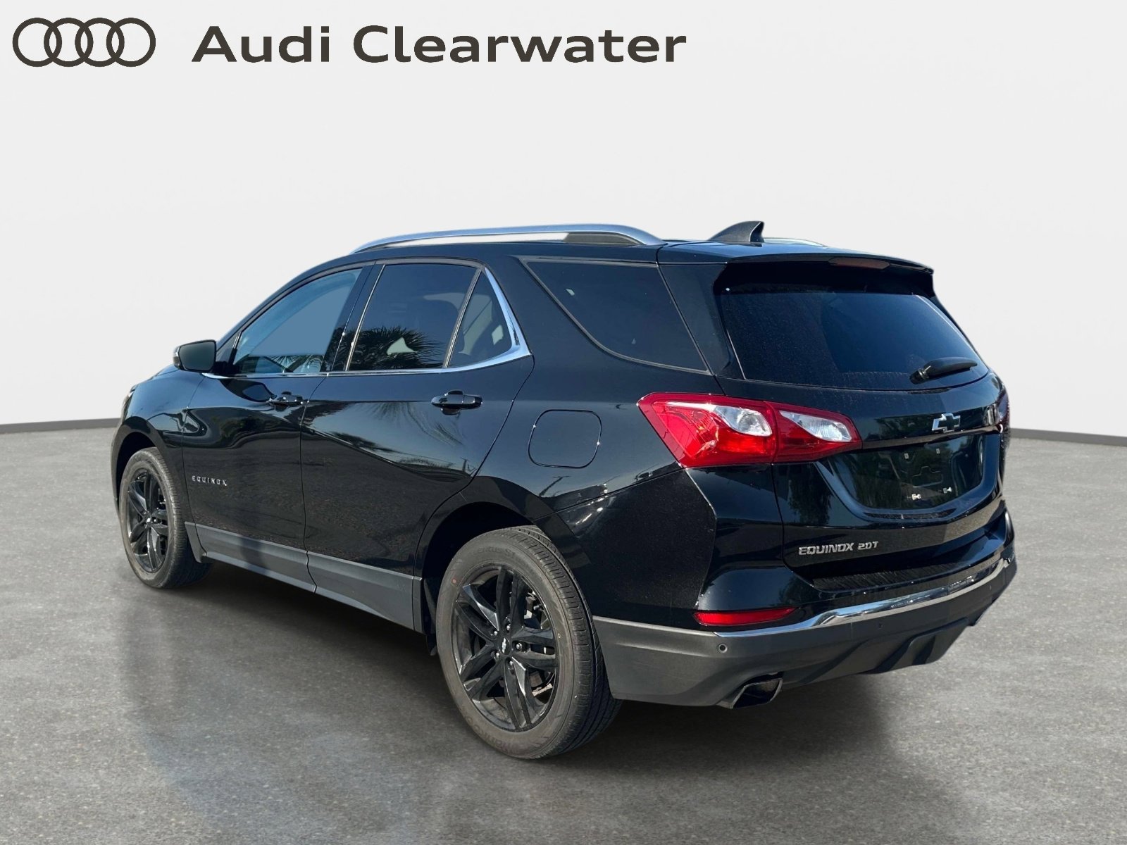 Used 2020 Chevrolet Equinox LT w/ Midnight Edition image 2