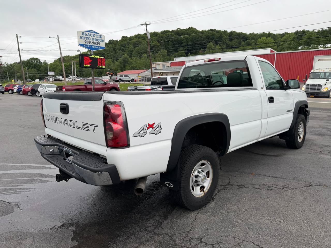 Used 2005 Chevrolet Silverado 2500 W/T AWD/4WD image 5