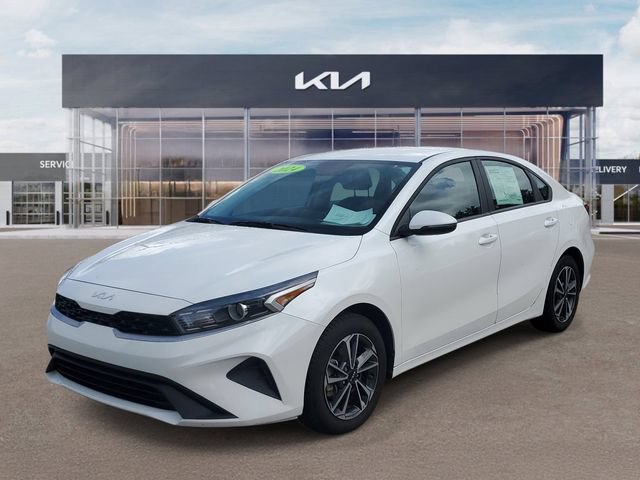 Certified 2024 Kia Forte LXS w/ LXS Technology Package FWD image 3