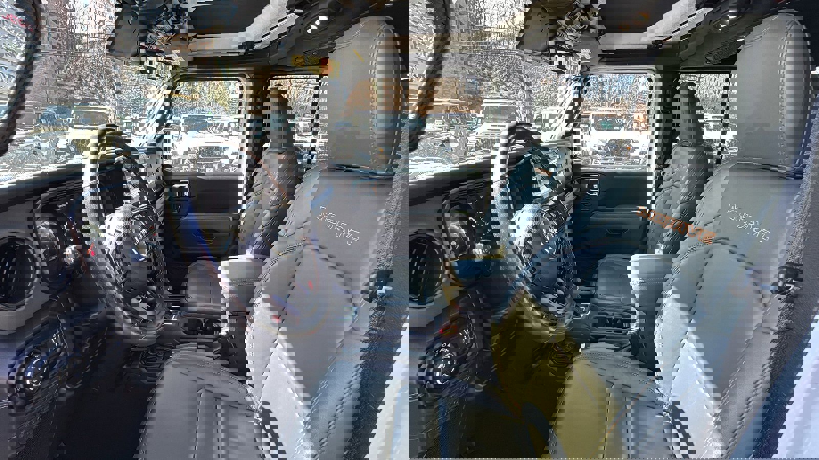 Certified 2024 Jeep Gladiator Mojave image 11